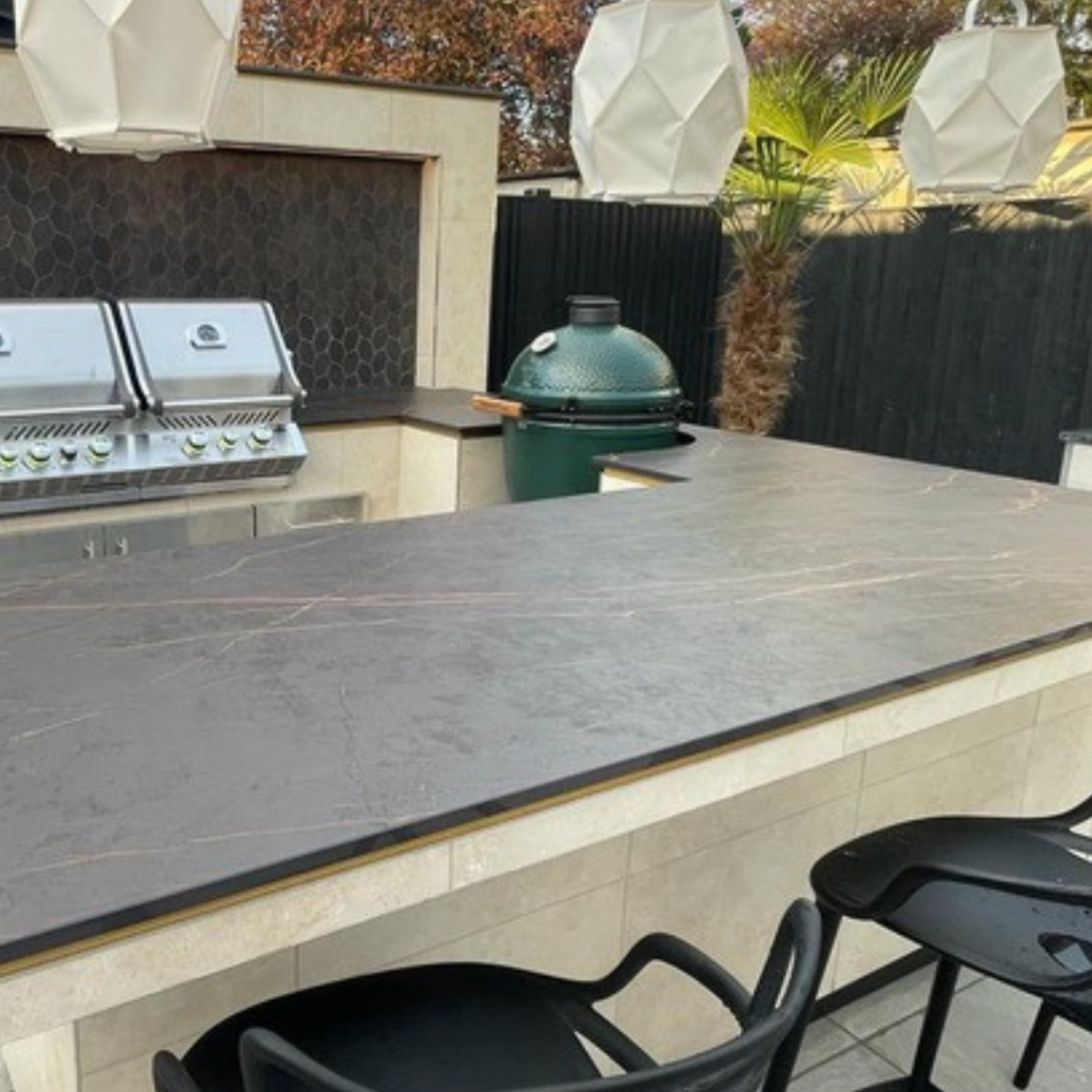 Outdoor kitchen photograph